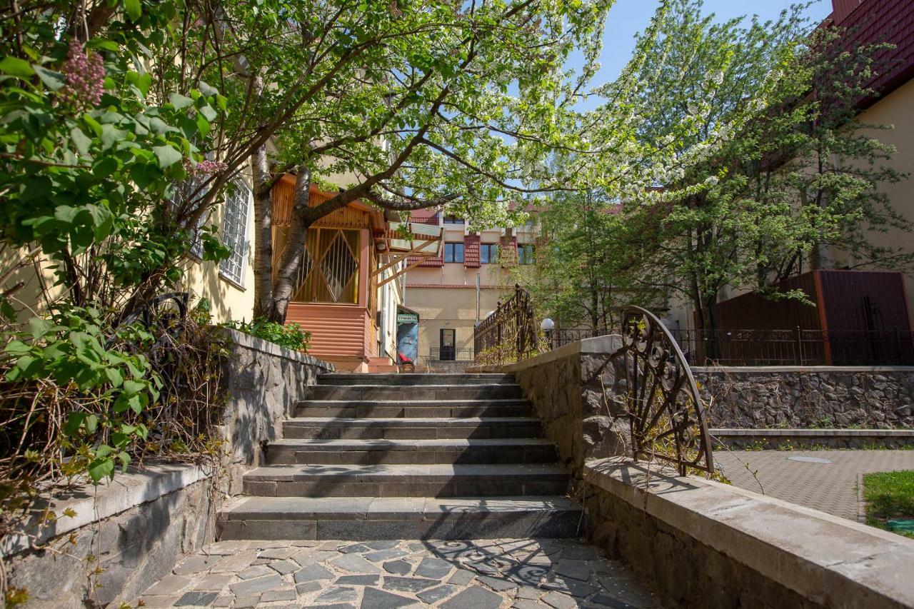 Trinity Hostel & Tours Мінськ Екстер'єр фото