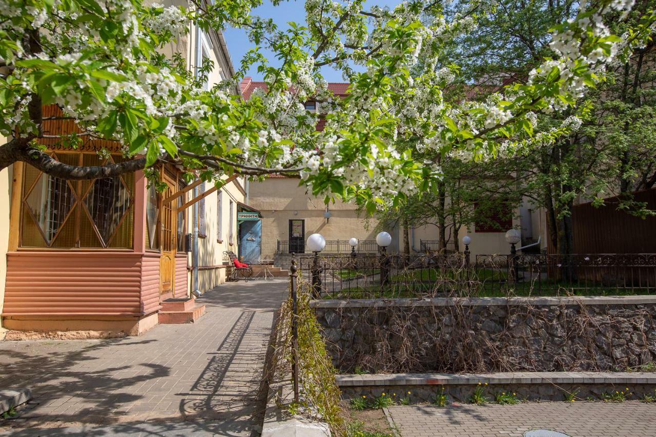 Trinity Hostel & Tours Мінськ Екстер'єр фото
